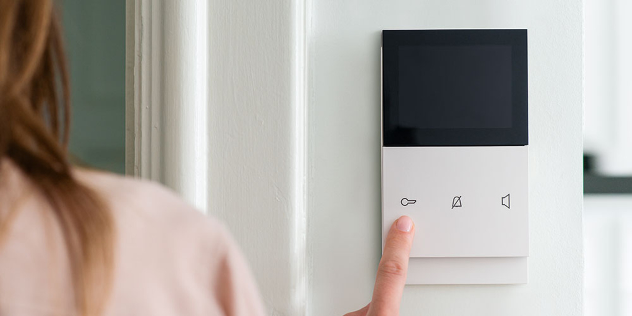 ELCOM.TOUCH bei e-Nako GmbH in Forstern